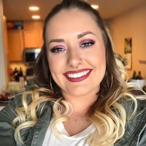 Meet your Posher, Maxine